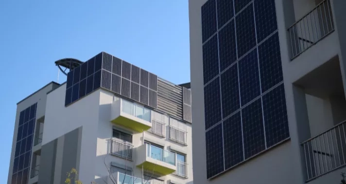 Panneaux solaires verticaux